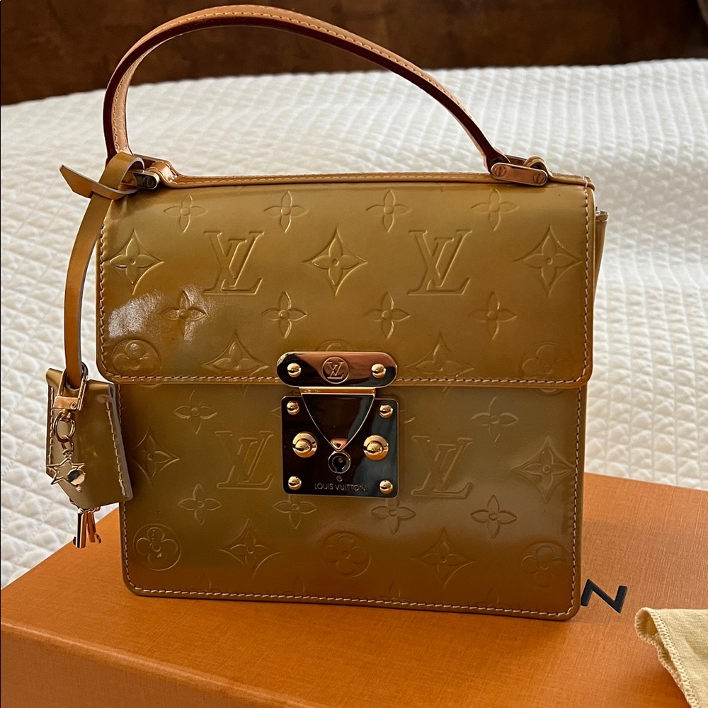 Louis Vuitton Gold Mini Bag - Picture 2 of 14